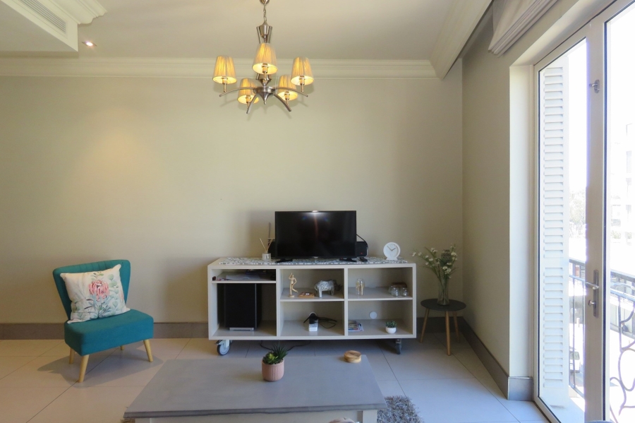 To Let 1 Bedroom Property for Rent in Green Point Western Cape